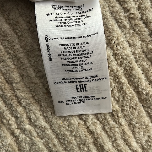 Authentic ETRO 100% silk, button-down, long-sleeve blouse w/button cuffs. - Picture 7 of 10